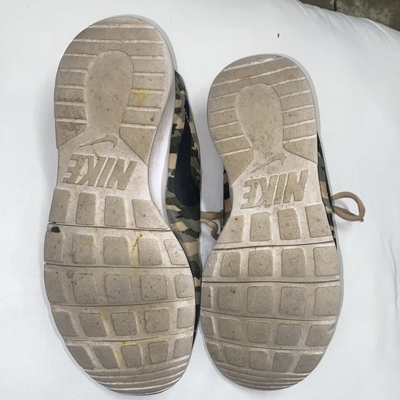 Nike Boys Shoes Green/Kakhi Camo, Whote Sole sz 7Y - Picture 6 of 8